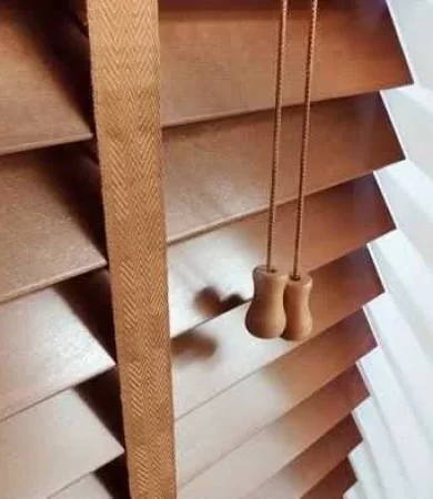 wooden-venetian-blinds-2.webp